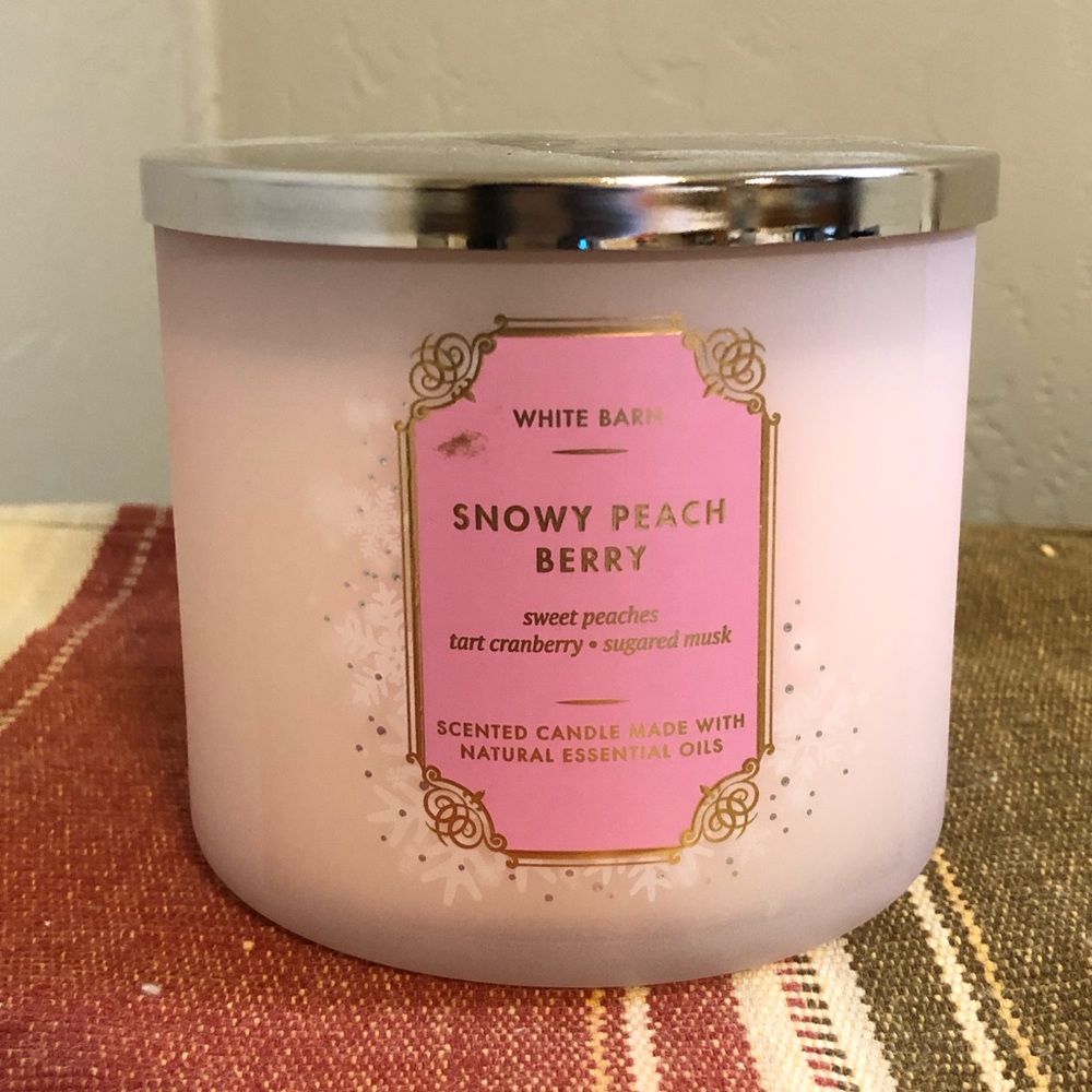 White Barn Snowy Peach Berry Candle 3-Wick Tart Cranberry Sugared Musk
